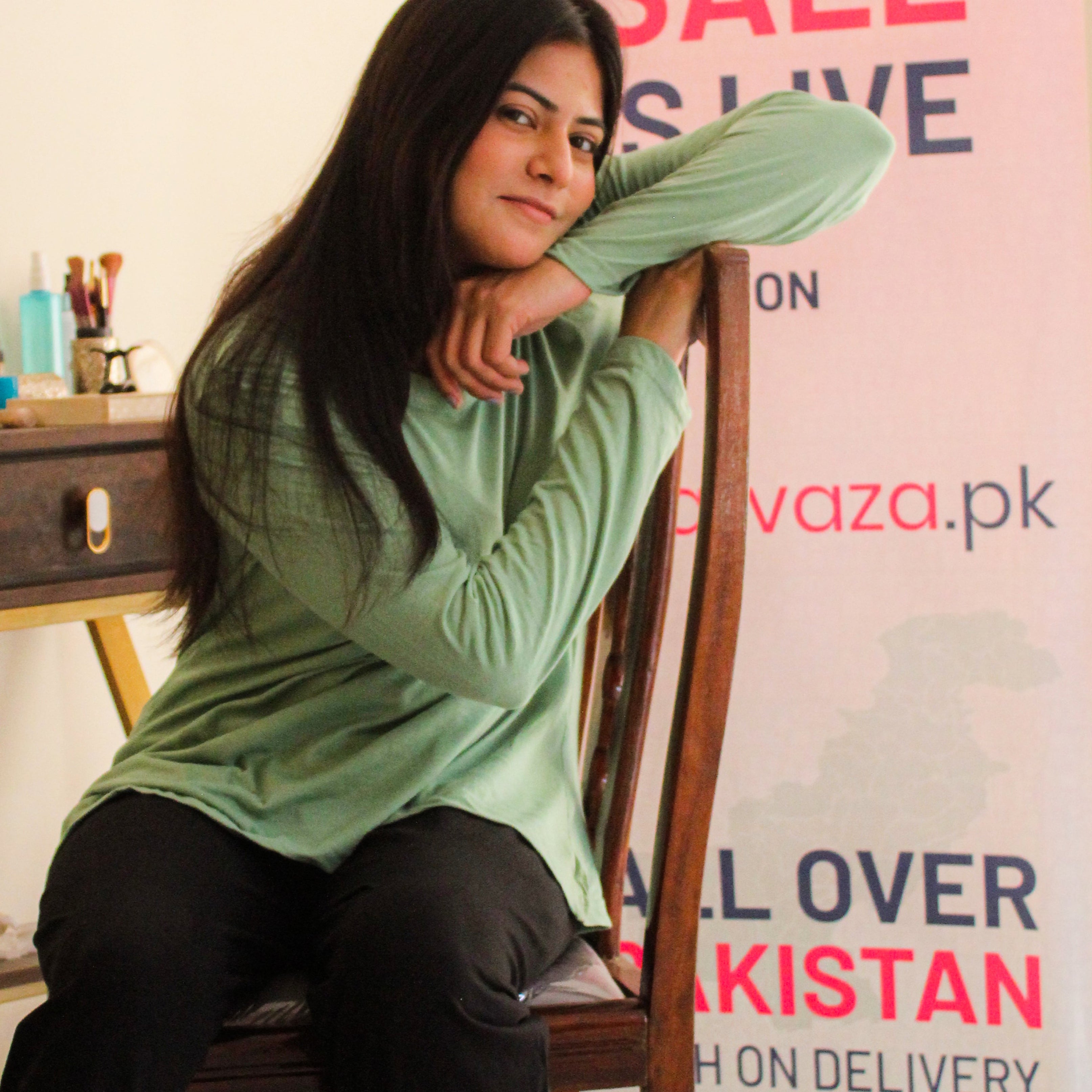 Helnay T-Shirt with Black Pajama