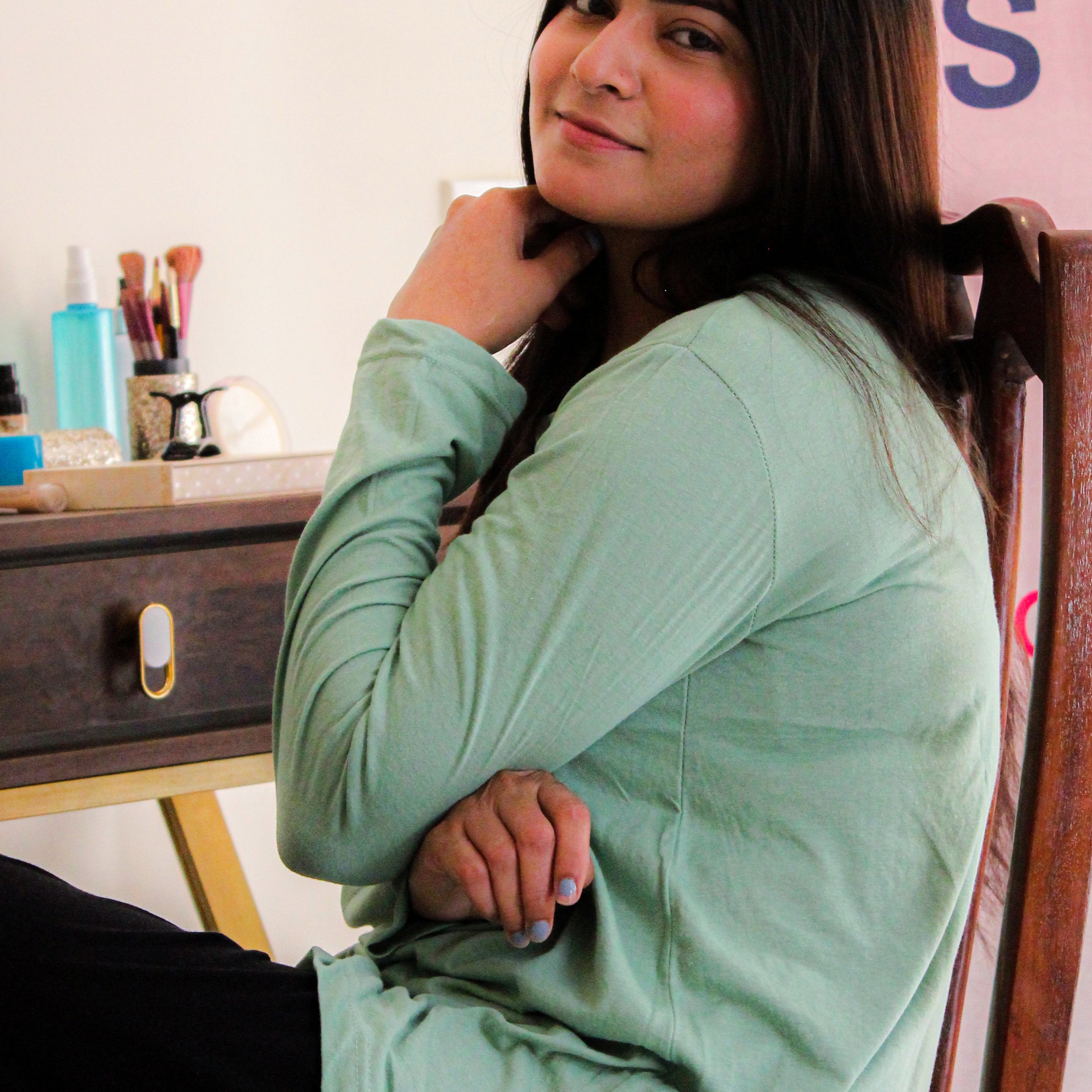 Helnay T-Shirt with Black Pajama