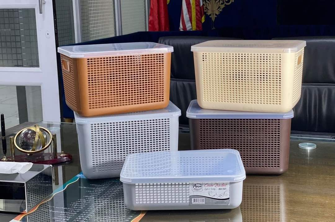 Deluxe Storage Basket With Lid