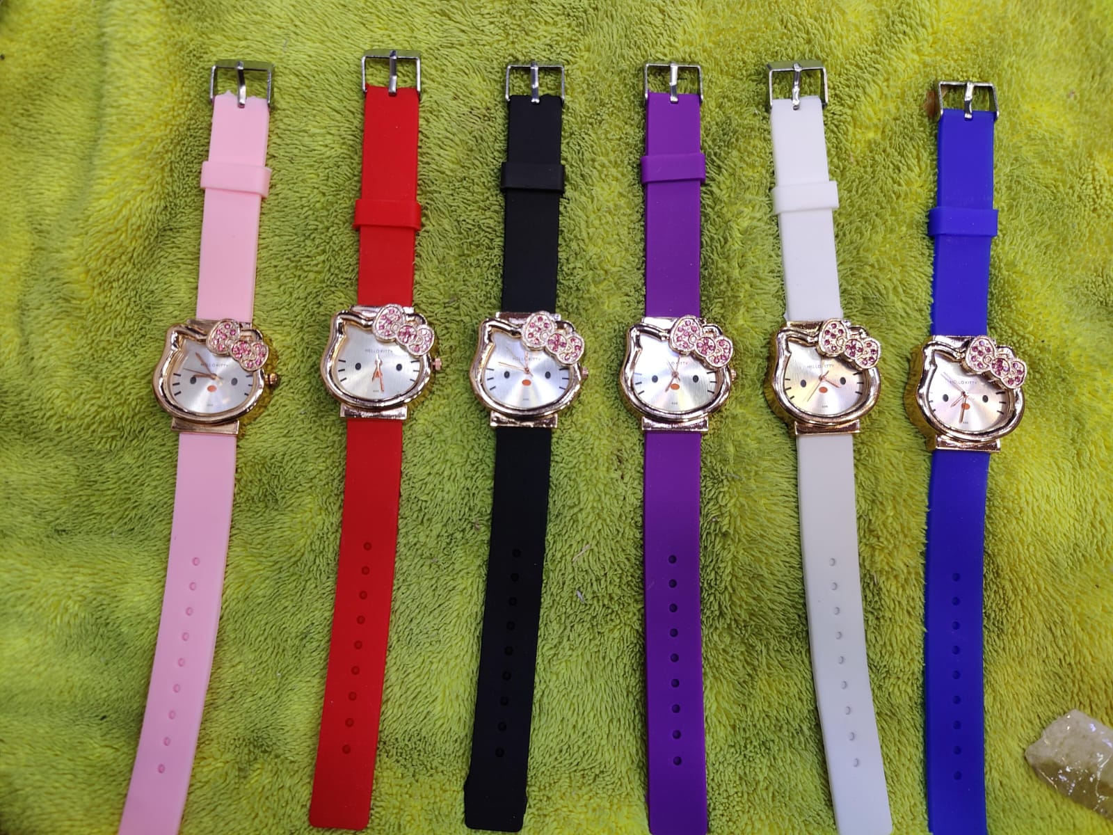 Beautiful Hello Kitty A86 Cartoon Cat Shaped Clock Dial Analog Wristwatch For Women