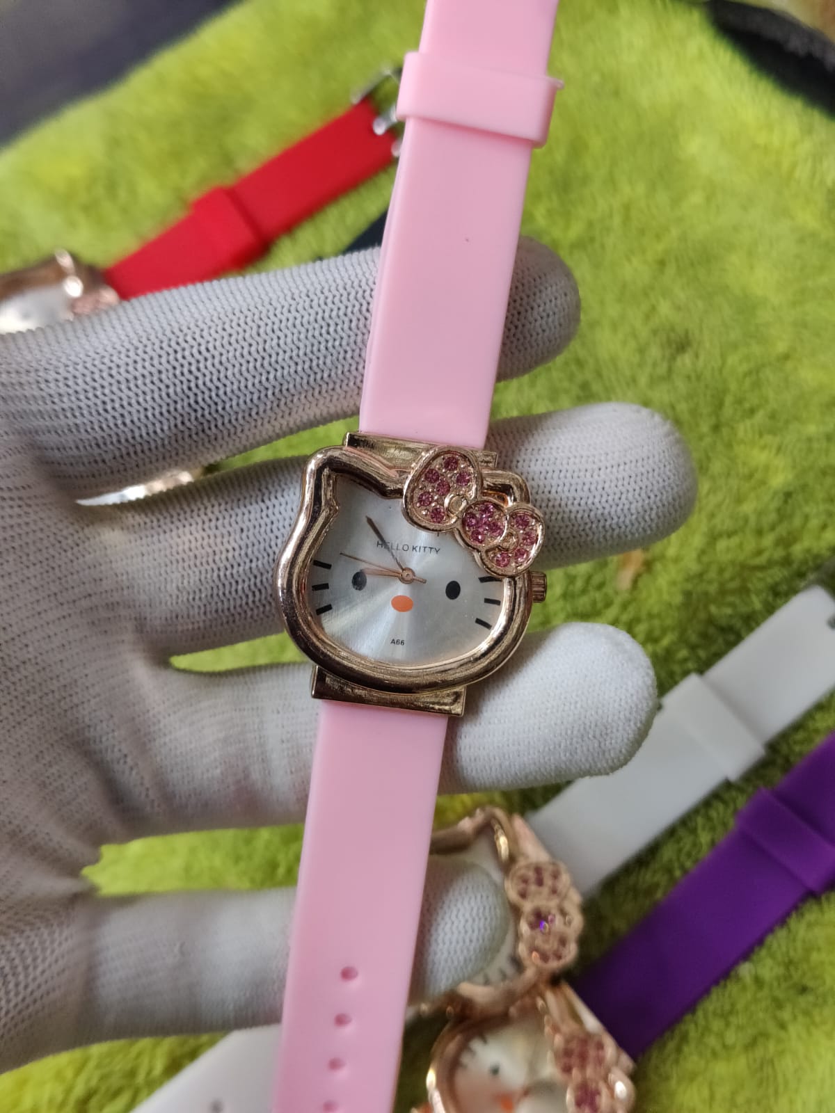 Beautiful Hello Kitty A86 Cartoon Cat Shaped Clock Dial Analog Wristwatch For Women