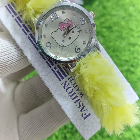Beautiful Hello Kitty Cartoon Cat Round Shaped Clock Dial Analog Wristwatch For Kids and Women