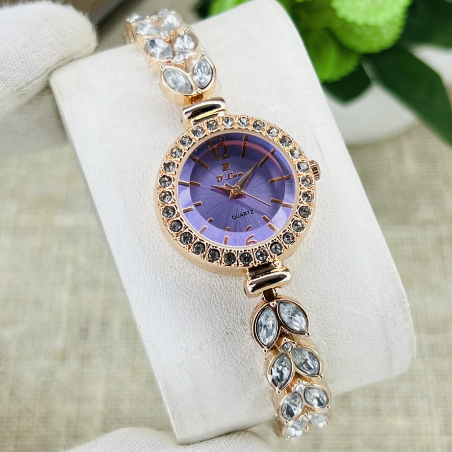 Women’s Luxury Bracelet Diamond Quartz Watch (Random Color Combo)