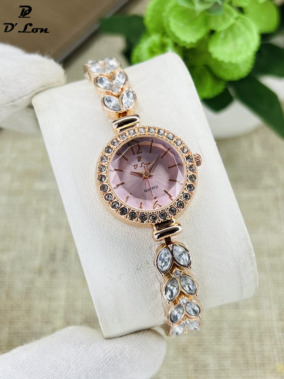 Women’s Luxury Bracelet Diamond Quartz Watch (Random Color Combo)